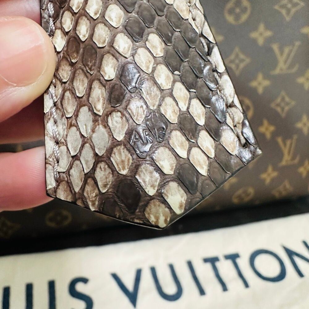 Louis Vuitton Flower Hobo Python strap - Picture 3 of 16